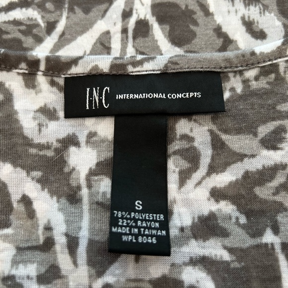 INC INTERNATIONAL CONCEPTS EMBELLISHED TEE SIZE SMALL - Picture 15 of 15